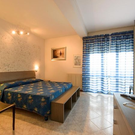 Hotel Residence Villa Jolanda Lido di Camaiore Exterior photo