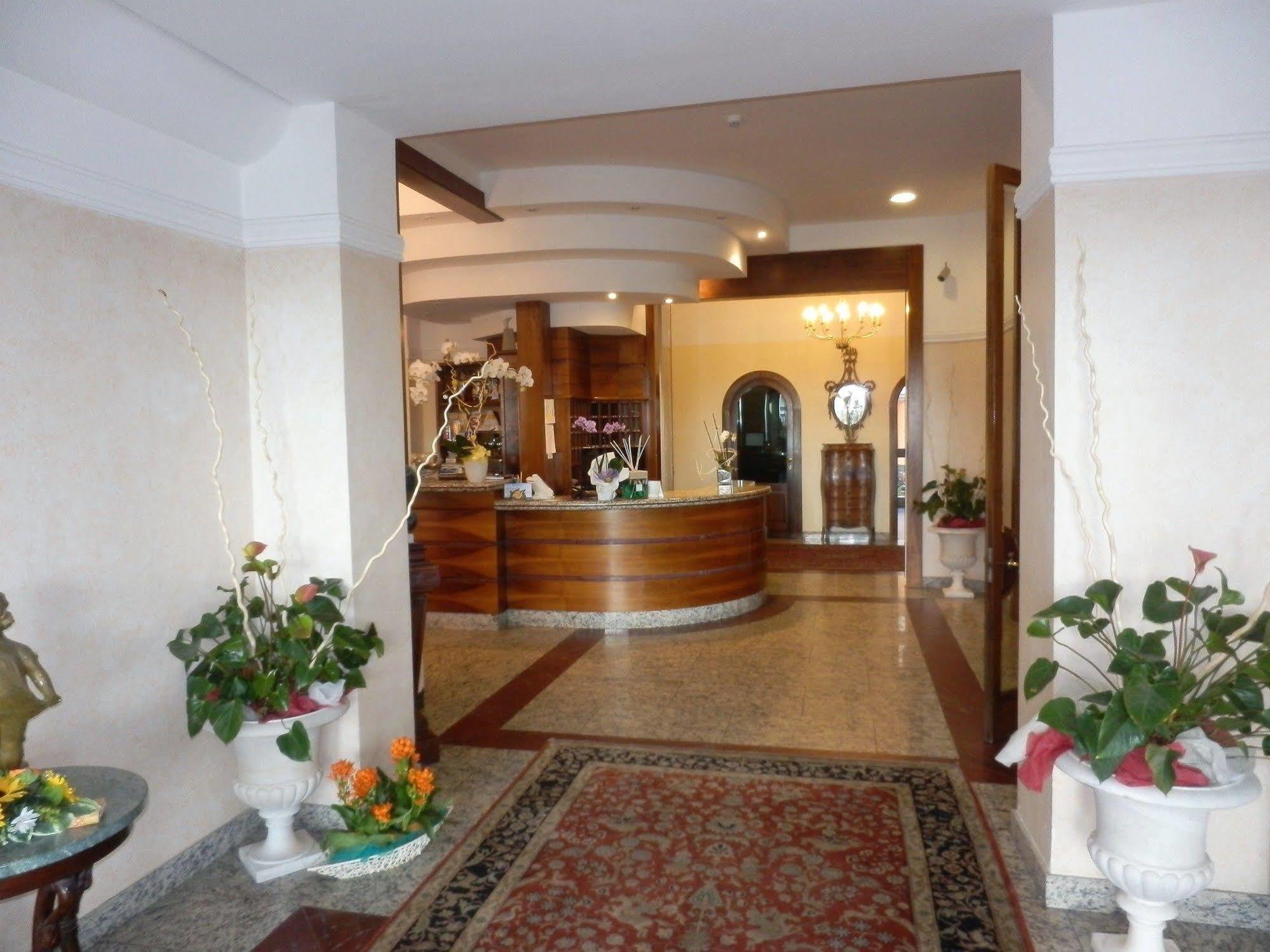 Hotel Residence Villa Jolanda Lido di Camaiore Exterior photo