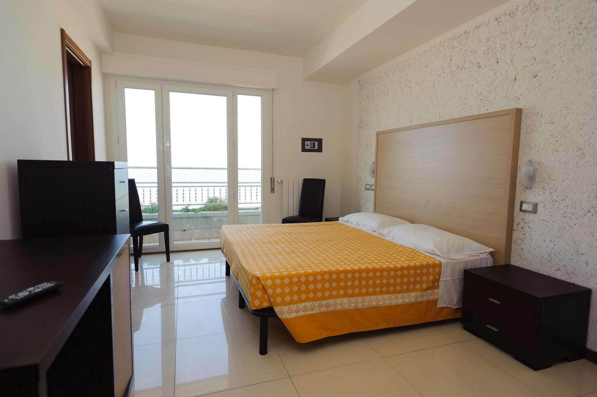 Hotel Residence Villa Jolanda Lido di Camaiore Exterior photo